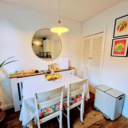 Cheerful 3 Bed Grade II Central Cottage サイレンセスター エクステリア 写真